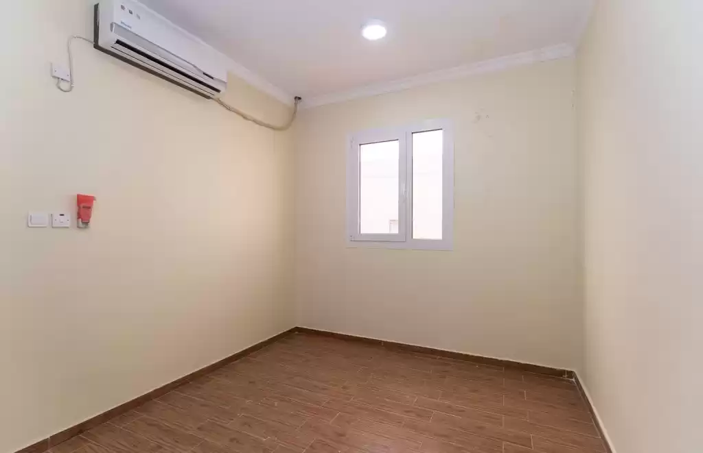 Жилой Готовая недвижимость 1 спальня Н/Ф Квартира  в аренду в Кувейт #23909 - 1  image 