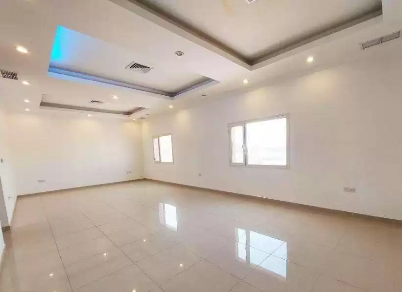 Residential Ready Property 4 Bedrooms U/F Apartment  for rent in Kuwait #23931 - 1  image 