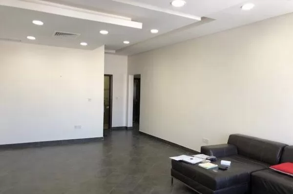 Résidentiel Propriété prête 3 chambres U / f Appartement  a louer au Koweit #23962 - 1  image 