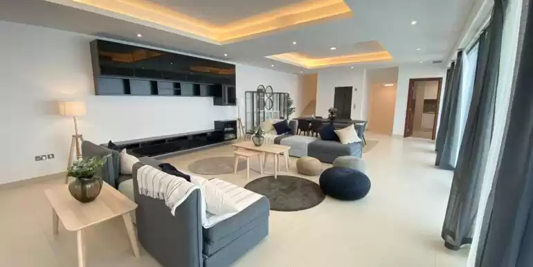 Résidentiel Propriété prête 4 chambres F / F Villa autonome  a louer au Koweit #23966 - 1  image 