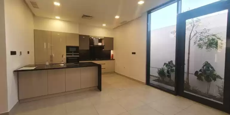 Résidentiel Propriété prête 3 chambres U / f Villa autonome  a louer au Koweit #23980 - 1  image 
