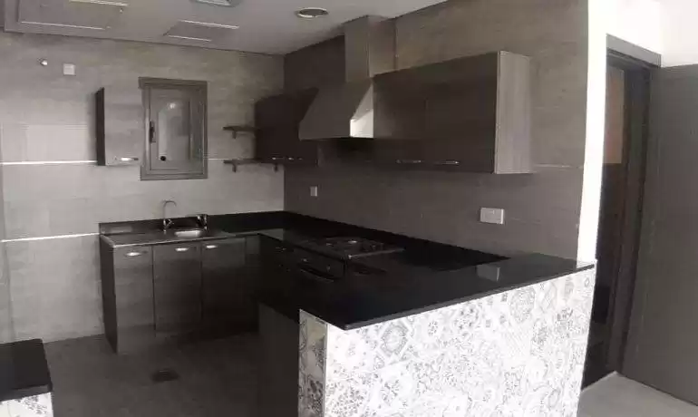 Residential Ready Property 2 Bedrooms U/F Apartment  for rent in Kuwait #23992 - 1  image 