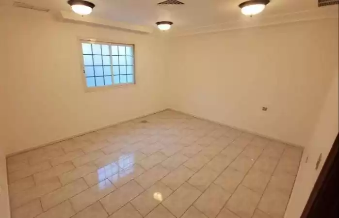 Жилой Готовая недвижимость 3+комнаты для горничных Н/Ф Квартира  в аренду в Кувейт #24001 - 1  image 