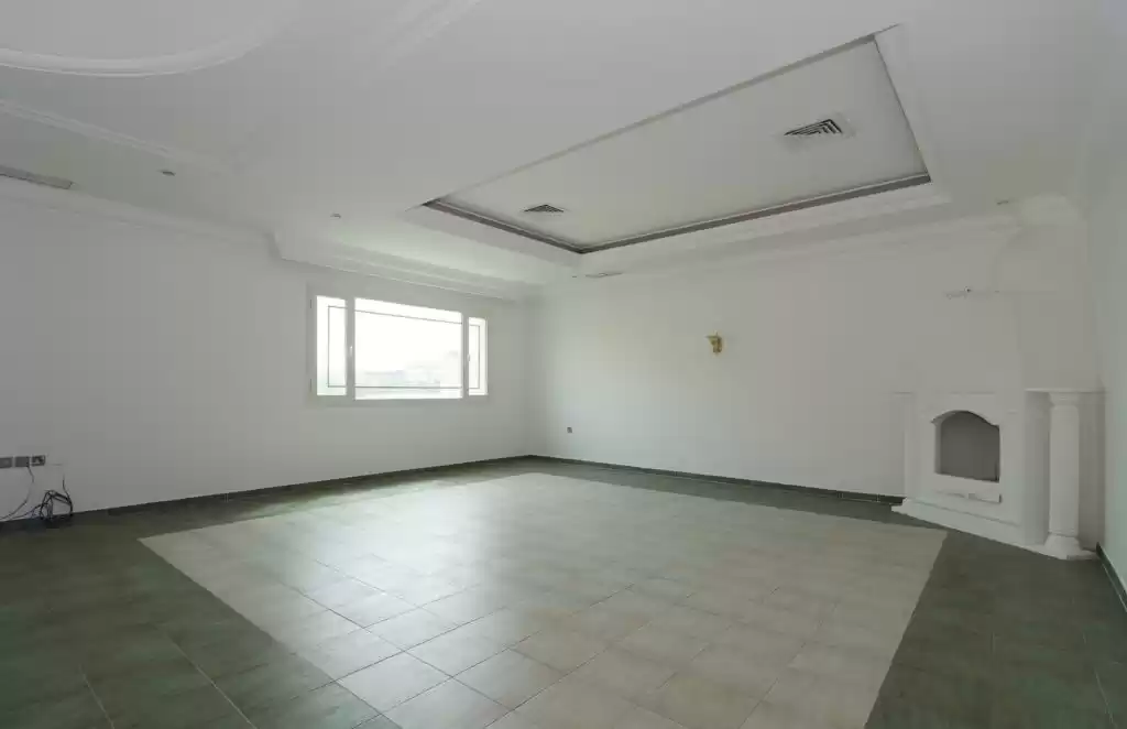 Residential Ready Property 3 Bedrooms U/F Apartment  for rent in Kuwait #24020 - 1  image 
