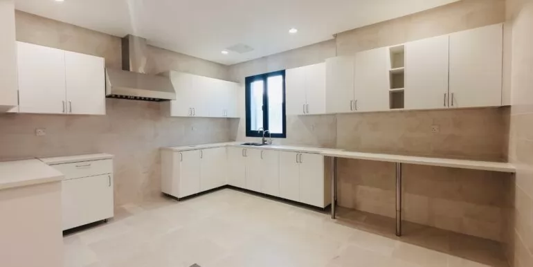 Residential Ready Property 3 Bedrooms U/F Apartment  for rent in Kuwait #24036 - 1  image 