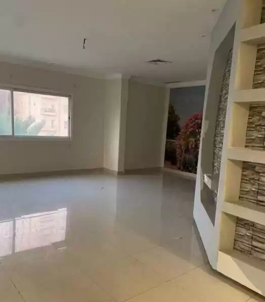 Residencial Listo Propiedad 5 + habitaciones de servicio U / F Apartamento  alquiler en Kuwait #24048 - 1  image 
