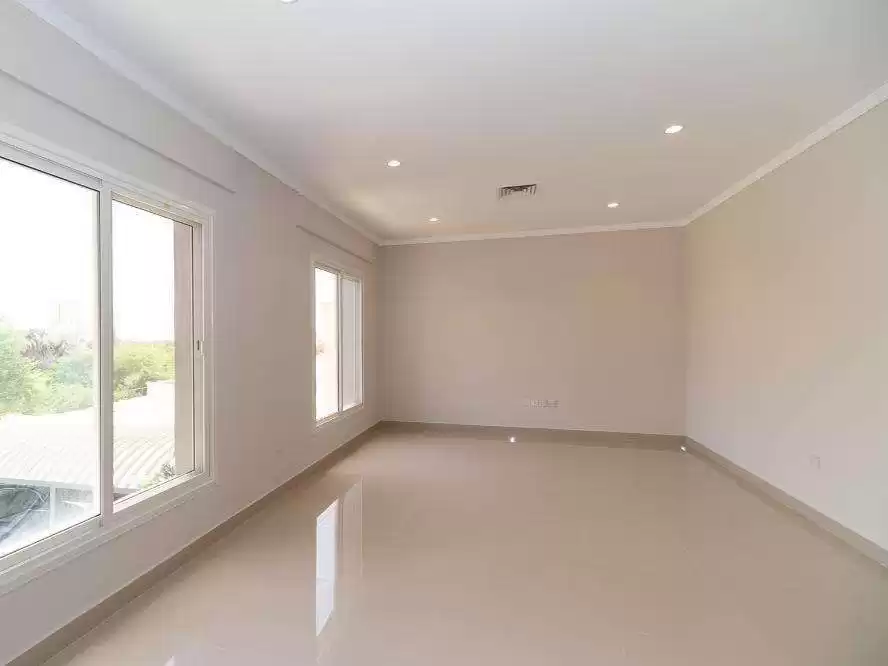 Wohn Klaar eigendom 3 Schlafzimmer U/F Wohnung  zu vermieten in Kuwait #24065 - 1  image 