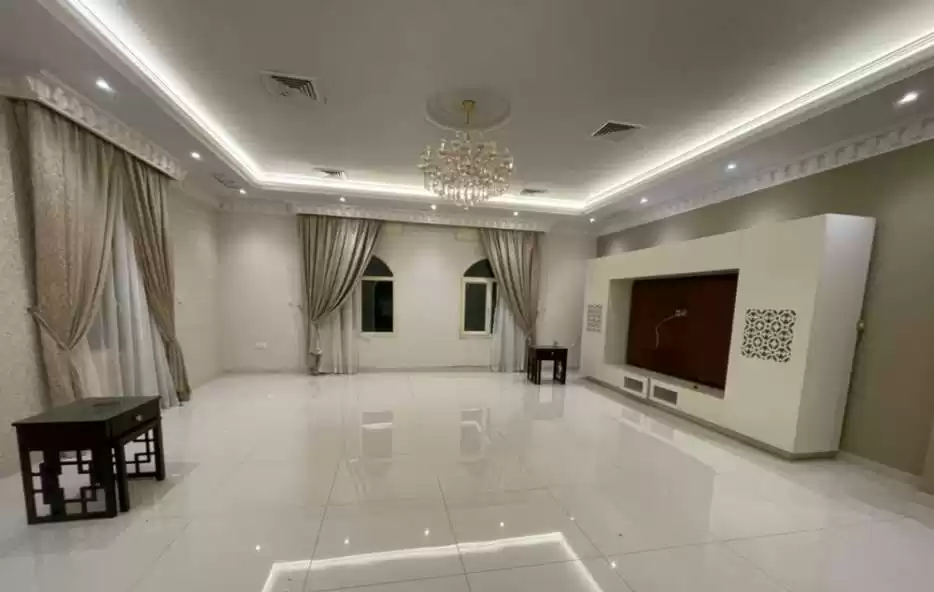 Residential Ready Property 4 Bedrooms U/F Apartment  for rent in Kuwait #24120 - 1  image 