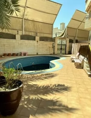 Wohn Klaar eigendom 6 Schlafzimmer U/F Alleinstehende Villa  zu vermieten in Kuwait #24124 - 1  image 