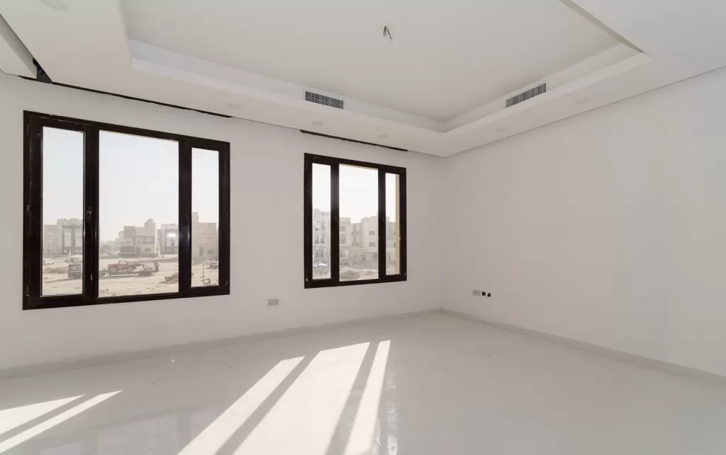Residential Ready Property 4 Bedrooms U/F Apartment  for rent in Kuwait-City , Al-Asimah-Governate #24159 - 1  image 
