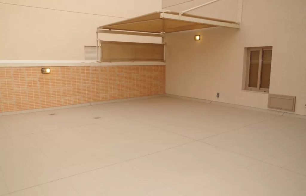 Wohn Klaar eigendom 3 Schlafzimmer U/F Wohnung  zu vermieten in Kuwait #24162 - 1  image 