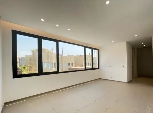 Жилой Готовая недвижимость 5+комнат для горничных Н/Ф Отдельная вилла  в аренду в Кувейт #24170 - 1  image 