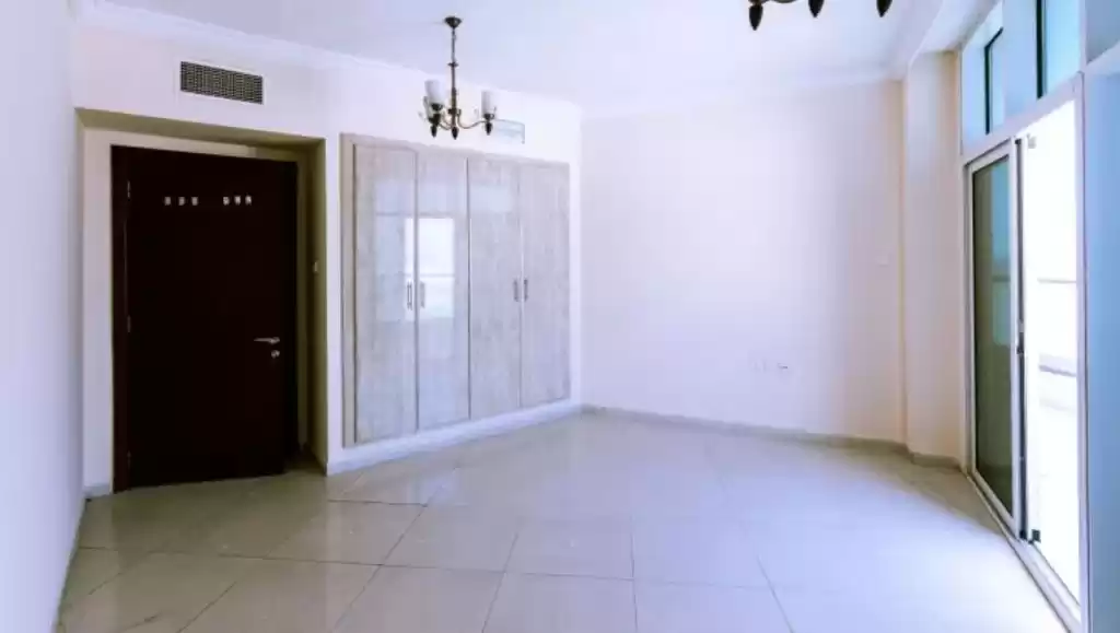 سكني عقار جاهز 3 غرف  غير مفروش شقة  للإيجار في دبي #24178 - 1  صورة 