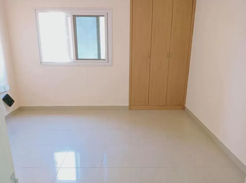 Residential Ready Property 1 Bedroom U/F Apartment  for rent in Sharjah #24184 - 1  image 