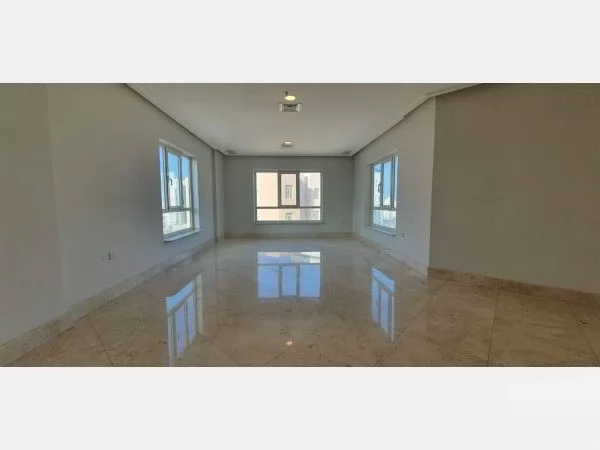 Wohn Klaar eigendom 3 Schlafzimmer U/F Wohnung  zu vermieten in Kuwait #24186 - 1  image 