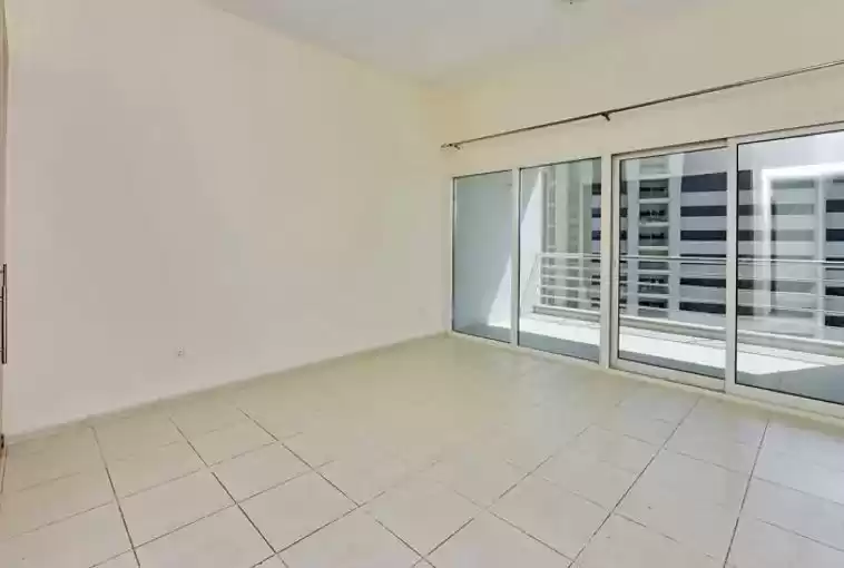 سكني عقار جاهز 2 غرف  غير مفروش شقة  للإيجار في دبي #24210 - 1  صورة 