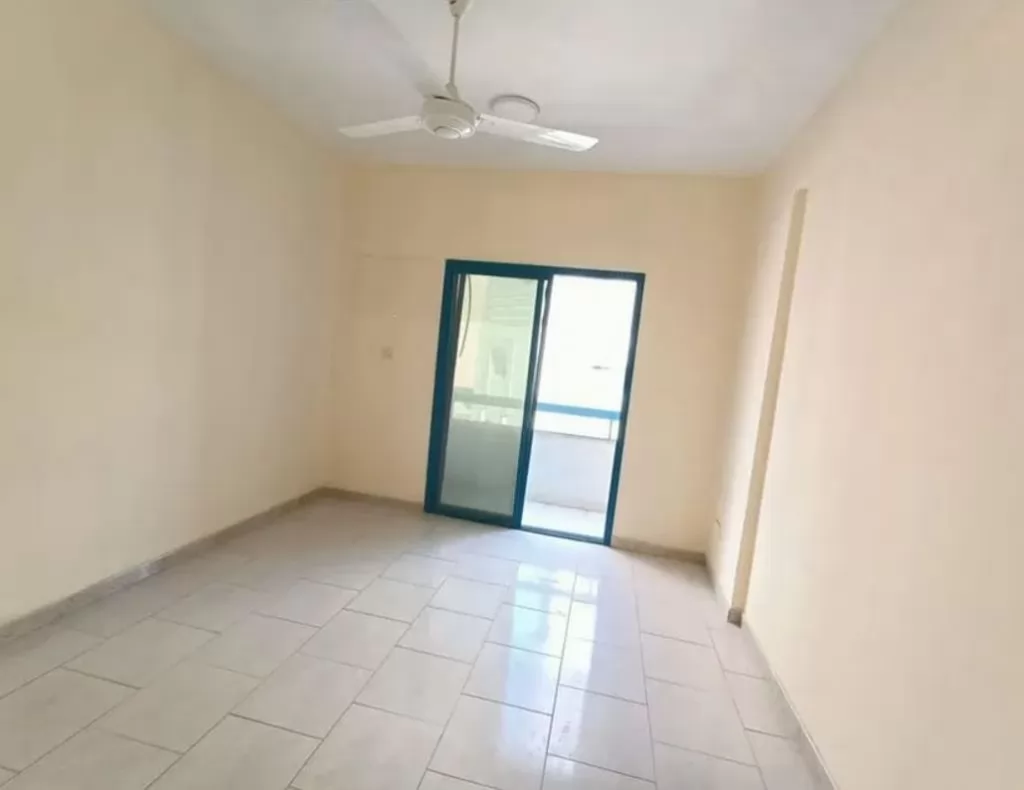 Residential Ready Property 1 Bedroom U/F Apartment  for rent in Sharjah #24222 - 1  image 