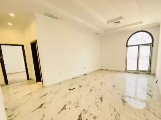 سكني عقار جاهز 3 غرف  غير مفروش شقة  للإيجار في الكويت #24226 - 1  صورة 