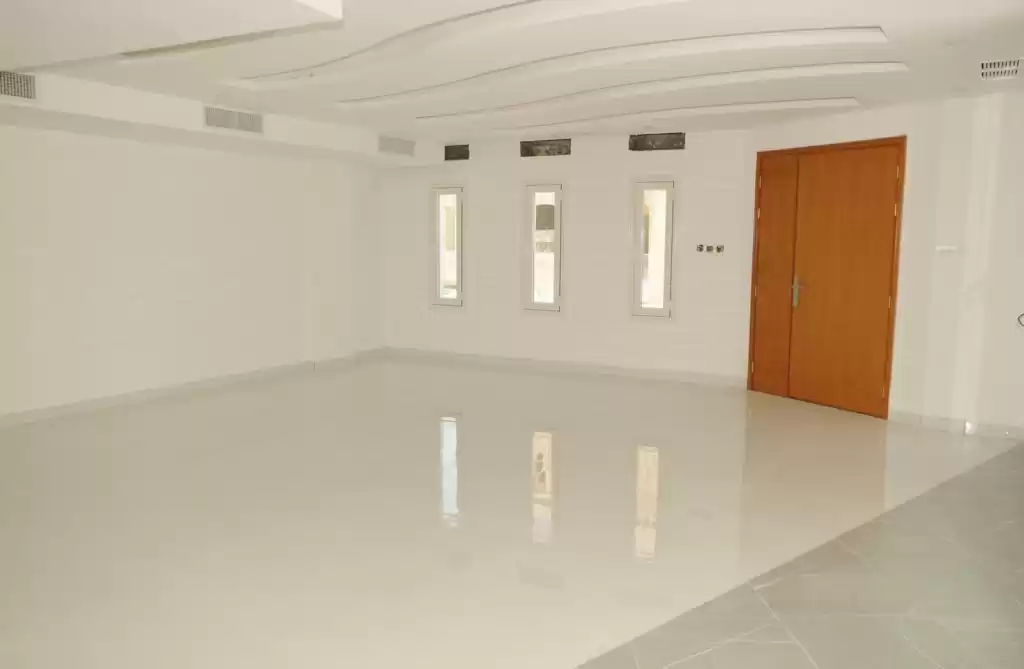 Residential Ready Property 5 Bedrooms U/F Standalone Villa  for rent in Kuwait #24259 - 1  image 