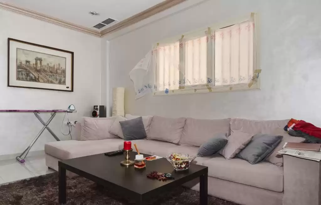 Residential Ready Property 2 Bedrooms U/F Apartment  for rent in Kuwait #24268 - 1  image 