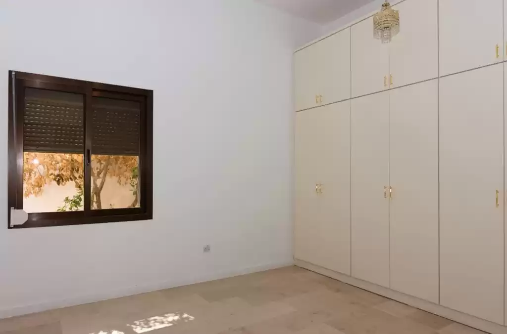 Жилой Готовая недвижимость 3 спальни Н/Ф Отдельная вилла  в аренду в Кувейт #24270 - 1  image 