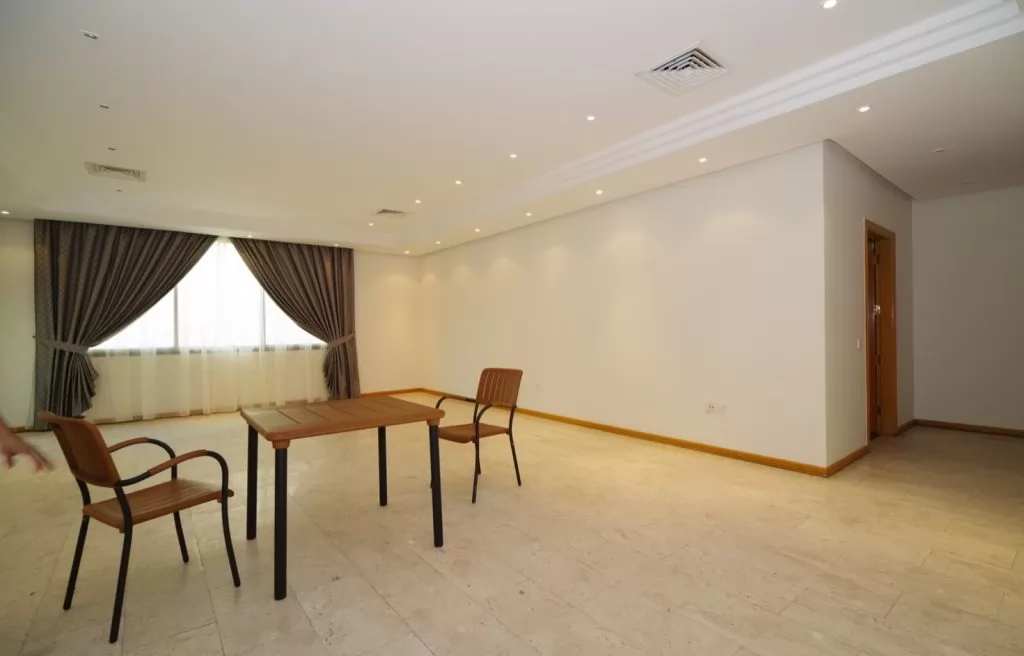 Residential Ready Property 3 Bedrooms U/F Apartment  for rent in Kuwait #24293 - 1  image 