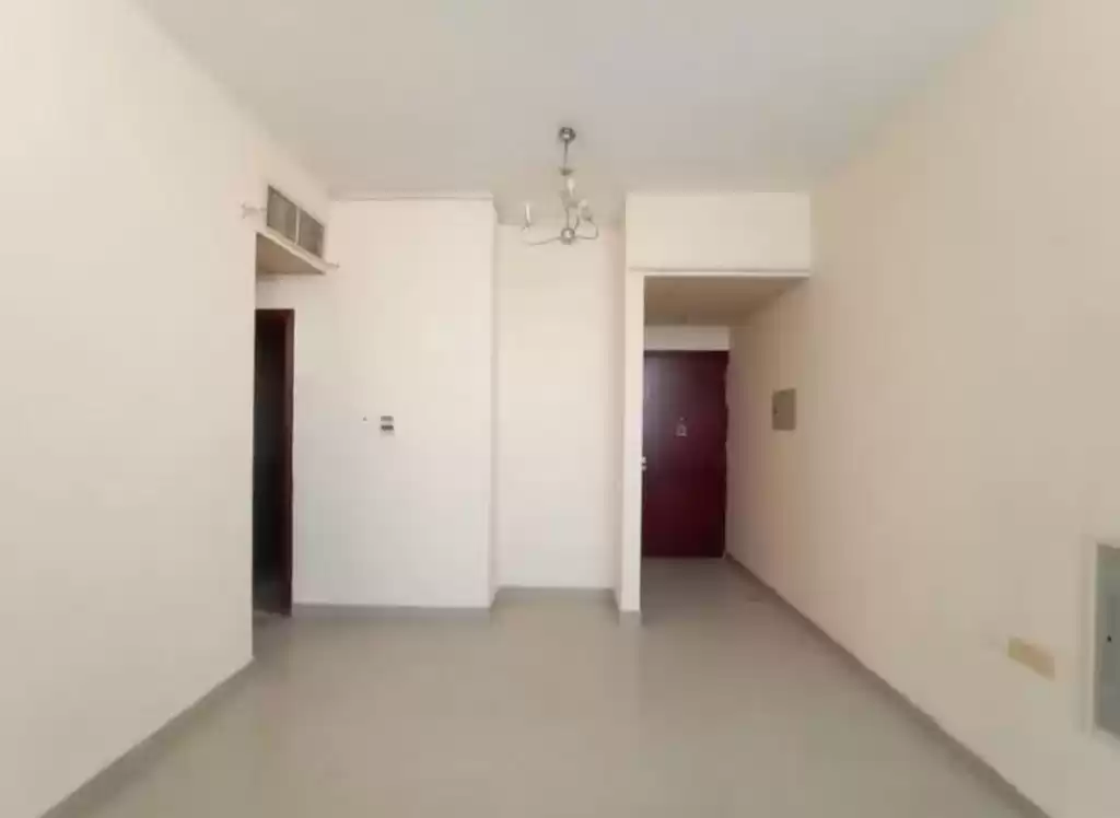 Residential Ready Property 1 Bedroom U/F Apartment  for rent in Dubai #24310 - 1  image 
