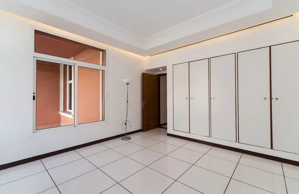 Résidentiel Propriété prête 3 chambres U / f Villa autonome  a louer au Koweit #24314 - 1  image 