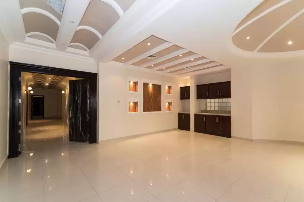 Жилой Готовая недвижимость 4 спальни Н/Ф Квартира  в аренду в Кувейт #24321 - 1  image 