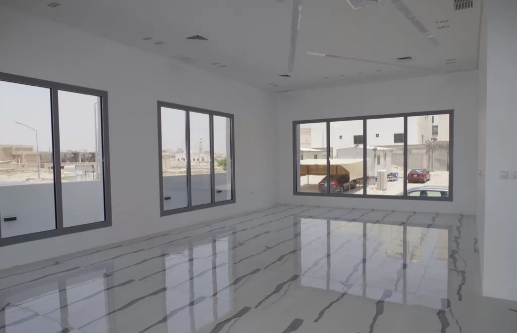 Жилой Готовая недвижимость 6 спален Н/Ф Отдельная вилла  в аренду в Кувейт #24322 - 1  image 