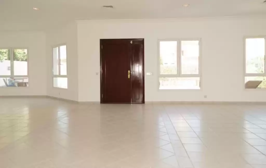 Residential Ready Property 5 Bedrooms U/F Standalone Villa  for rent in Kuwait #24354 - 1  image 