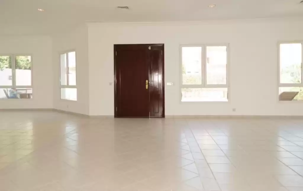 Résidentiel Propriété prête 5 chambres U / f Villa autonome  a louer au Koweit #24354 - 1  image 