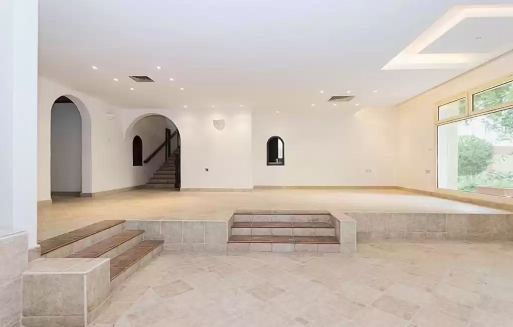 Résidentiel Propriété prête 4 chambres U / f Villa autonome  a louer au Koweit #24355 - 1  image 