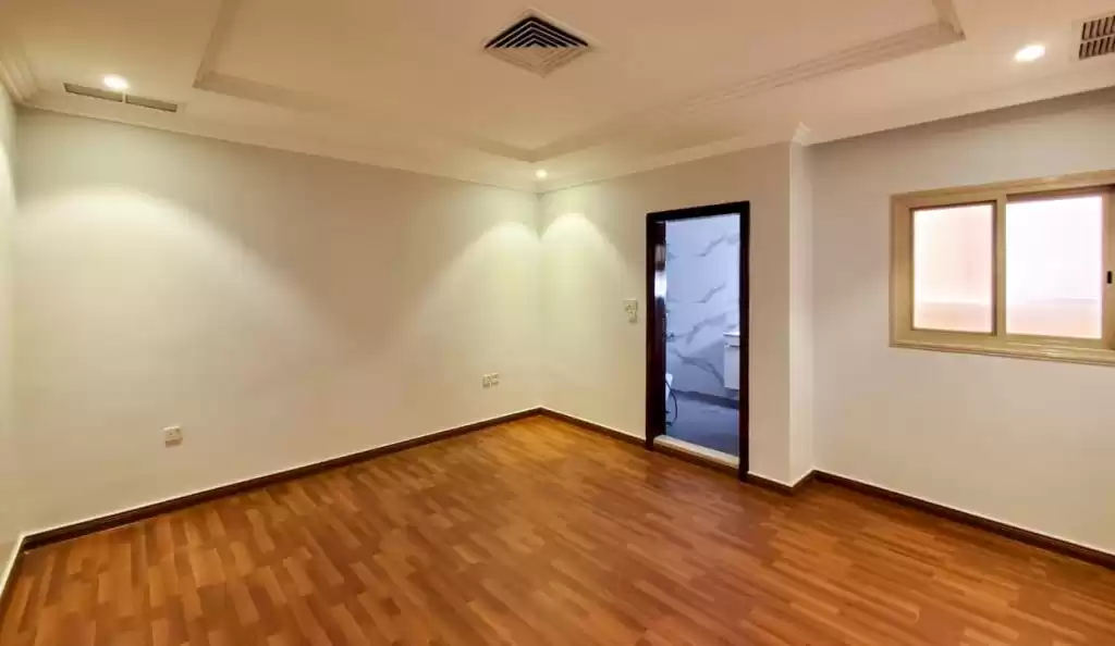 Residential Ready Property 3 Bedrooms U/F Apartment  for rent in Kuwait #24374 - 1  image 
