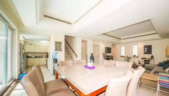 Résidentiel Propriété prête 4 + femme de chambre F / F Villa autonome  à vendre au Dubai #24405 - 1  image 