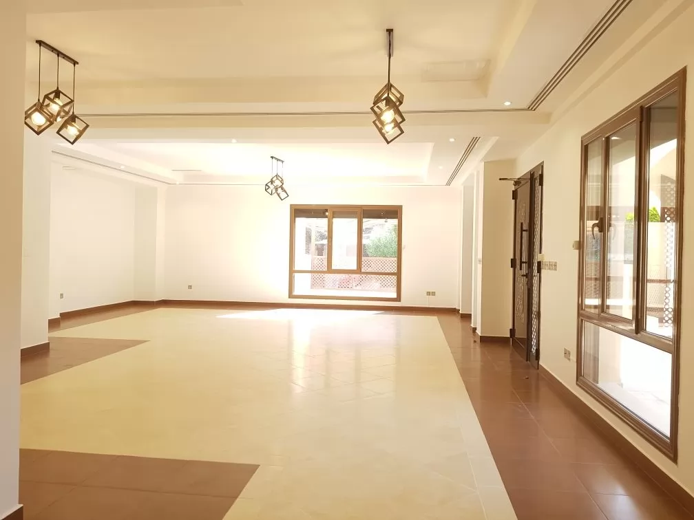 Résidentiel Propriété prête 5 chambres U / f Villa autonome  a louer au Koweit #24421 - 1  image 