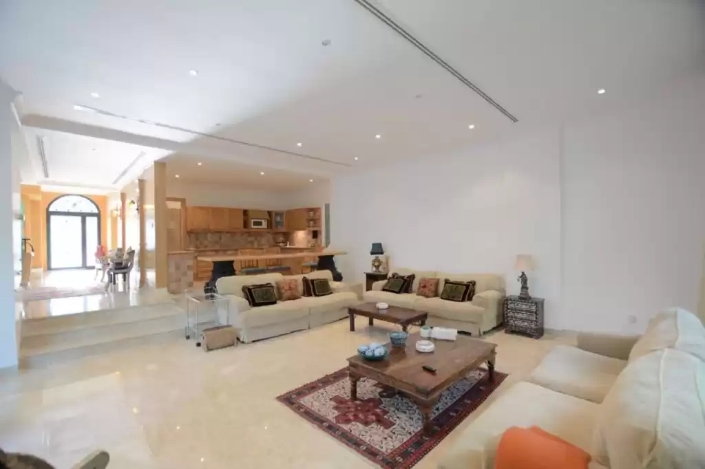 Résidentiel Propriété prête 4 chambres F / F Villa autonome  a louer au Koweit #24422 - 1  image 