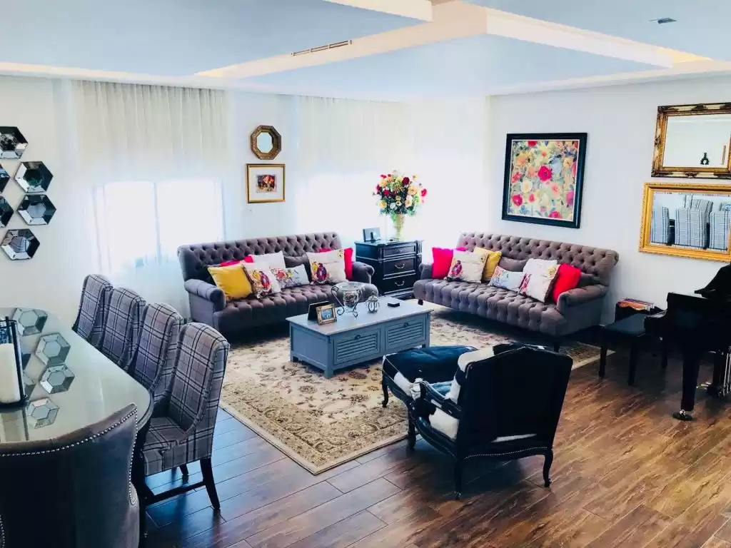 Résidentiel Propriété prête 4 chambres S / F Duplex  a louer au Koweit #24423 - 1  image 