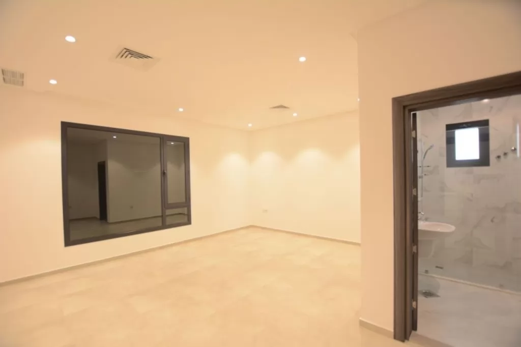 Résidentiel Propriété prête 3 chambres U / f Appartement  a louer au Koweit #24428 - 1  image 