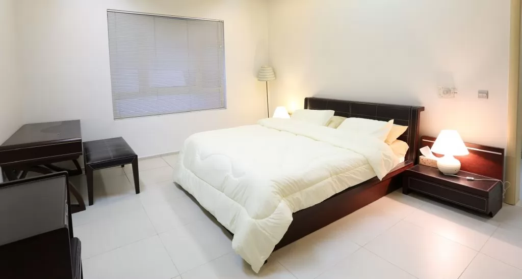 Жилой Готовая недвижимость 3 спальни Н/Ф Квартира  в аренду в Кувейт #24447 - 1  image 