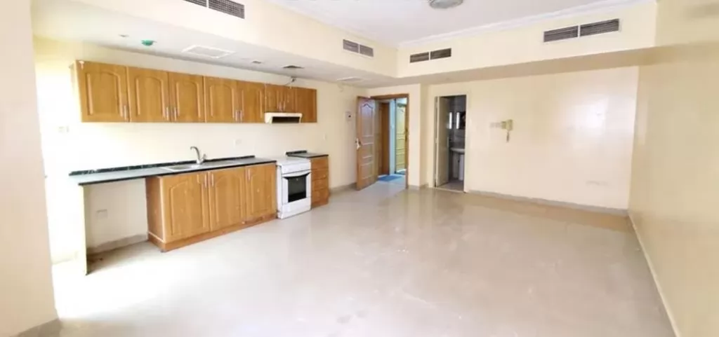 Residential Ready Property 1 Bedroom U/F Apartment  for rent in Sharjah #24499 - 1  image 
