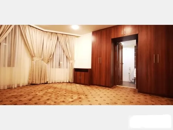 سكني عقار جاهز 2 غرف  نصف مفروش شقة  للإيجار في الكويت #24503 - 1  صورة 