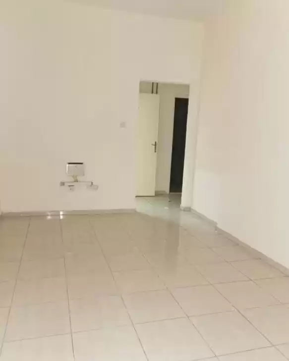 Residential Ready Property 1 Bedroom U/F Apartment  for rent in Dubai #24522 - 1  image 