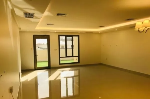 Жилой Готовая недвижимость 3 спальни Н/Ф Квартира  в аренду в Кувейт #24524 - 1  image 