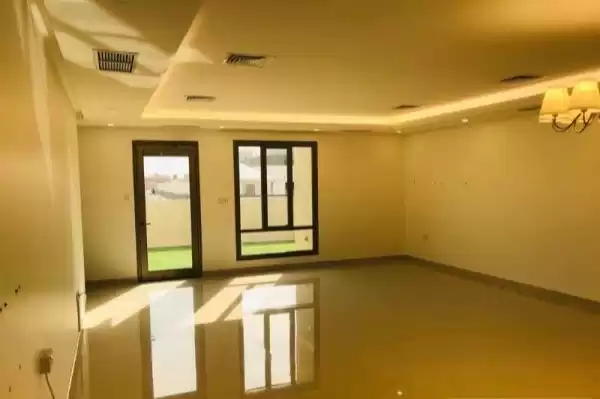 سكني عقار جاهز 3 غرف  غير مفروش شقة  للإيجار في الكويت #24524 - 1  صورة 