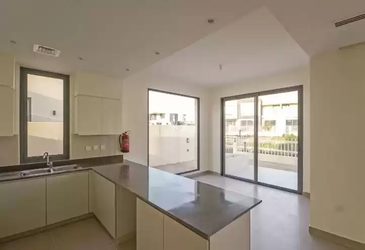 Résidentiel Propriété prête 4 chambres U / f Villa autonome  à vendre au Dubai #24533 - 1  image 