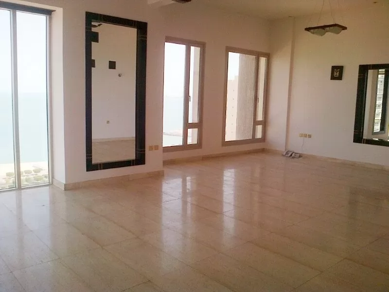 Жилой Готовая недвижимость 3 спальни Н/Ф Квартира  в аренду в Кувейт #24539 - 1  image 