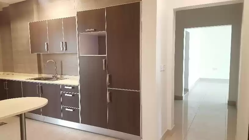 Residential Ready Property 3 Bedrooms U/F Apartment  for rent in Kuwait #24549 - 1  image 