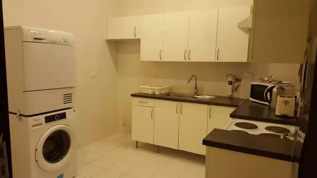 Residential Ready Property 3 Bedrooms F/F Apartment  for rent in Kuwait #24557 - 1  image 