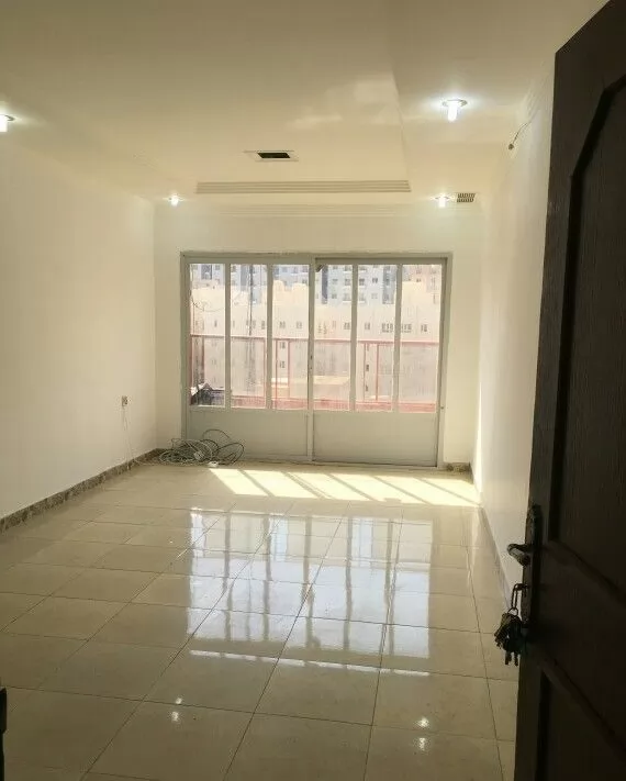 住宅 就绪物业 2 间卧室 U/F 公寓  出售 在 科威特 #24585 - 1  image 